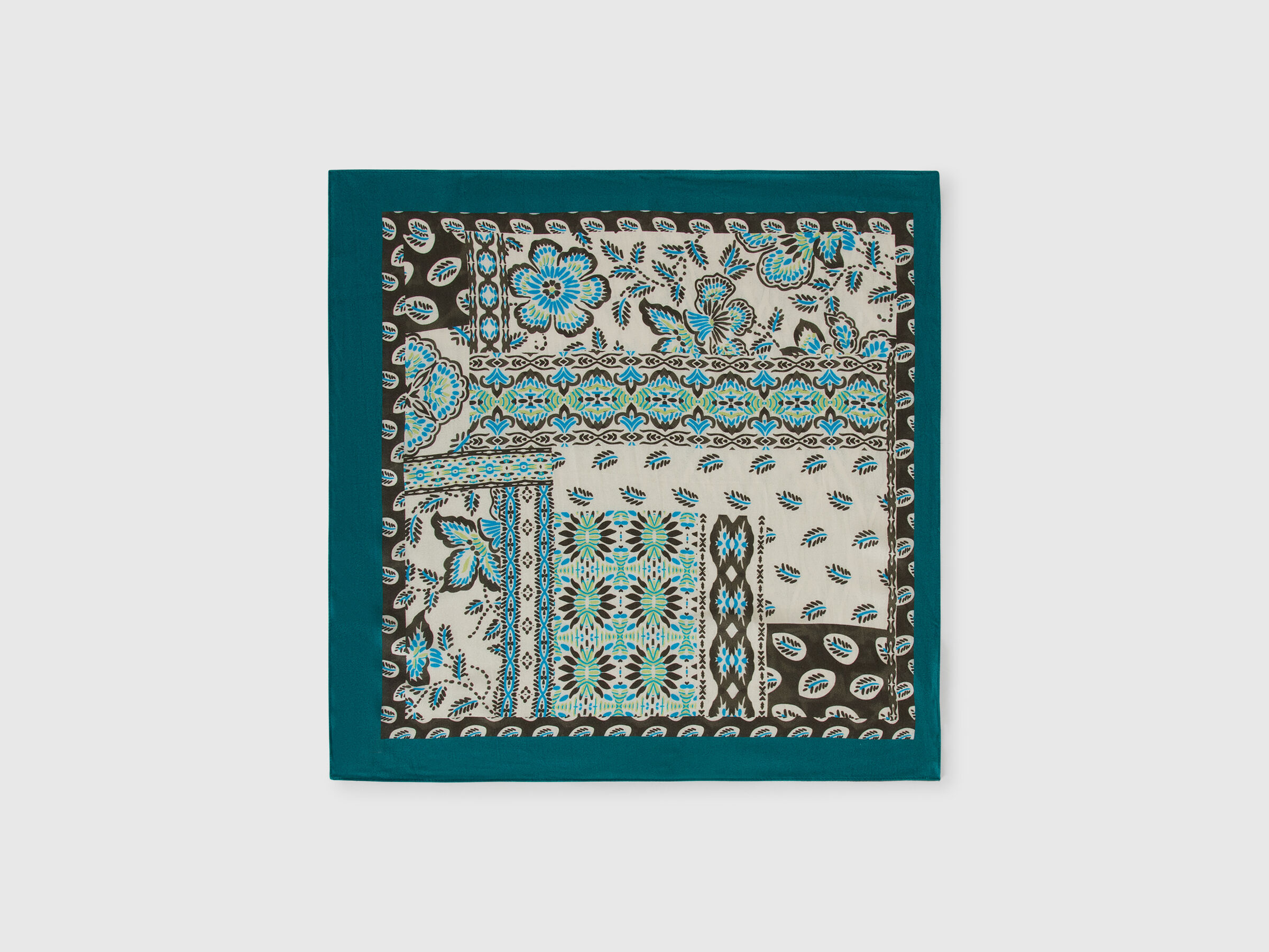 SQUARE SCARF Women image number 3